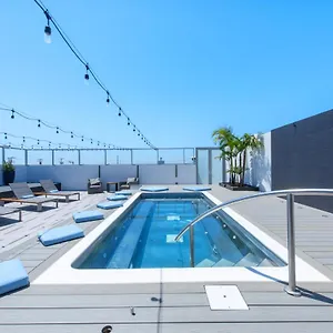 Shade Manhattan **** Manhattan Beach